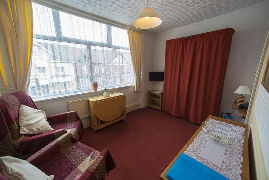 Lyndale Holiday Flats Blackpool Buitenkant foto